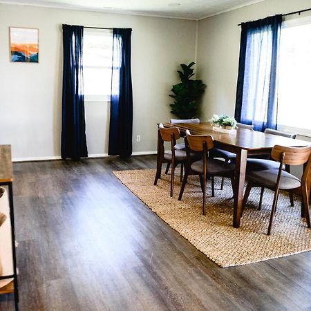 Urban Cottage: Homey & Convenient Хънтингтън Екстериор снимка