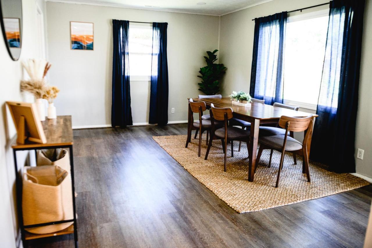 Urban Cottage: Homey & Convenient Хънтингтън Екстериор снимка